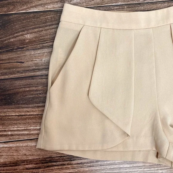 Forever 21 beige flowy panel front shorts XS - Picture 2 of 6